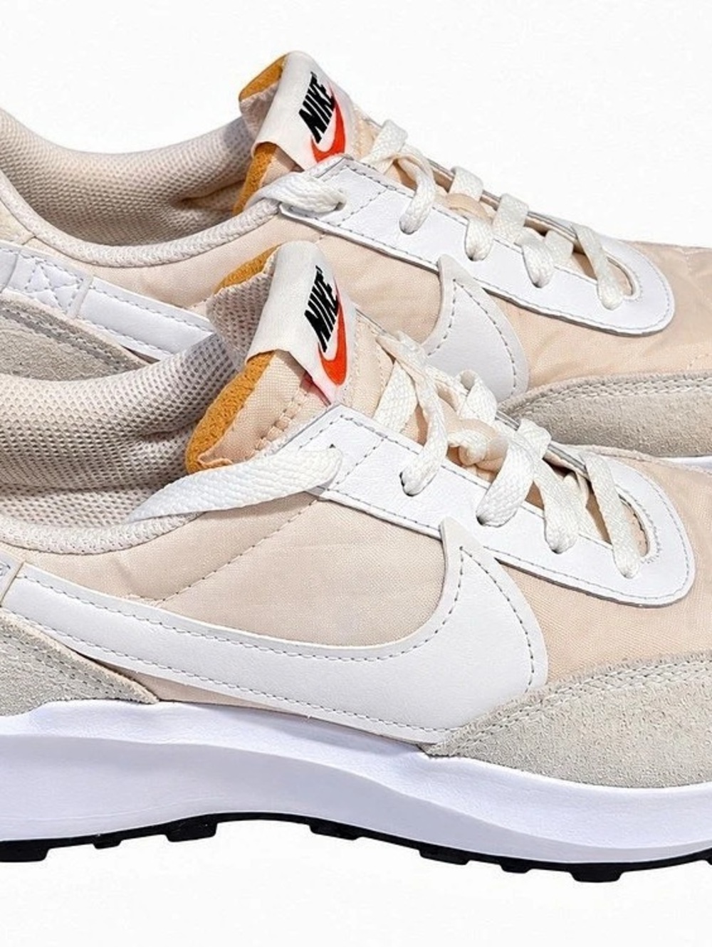 Nike Waffle Debut Sneakers Cream & White // like-new condition // size 7.5